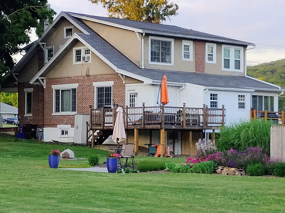 7123 Boyertown Pike