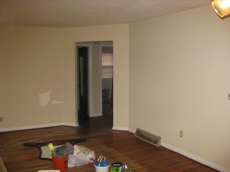 2nd image of 1324 Carter St