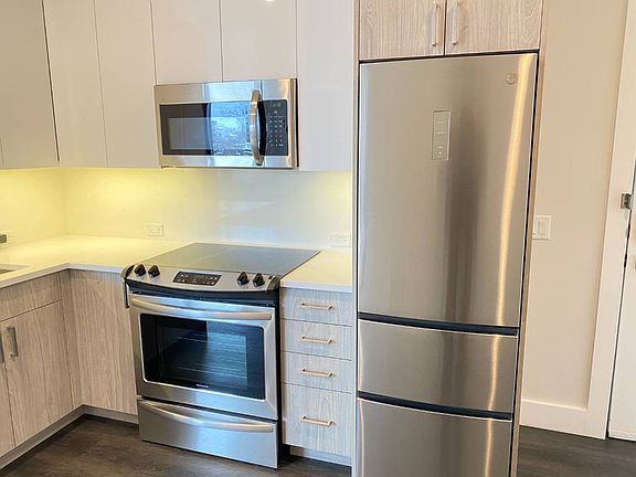 3rd image of 690 Mamaroneck Ave Floor 4