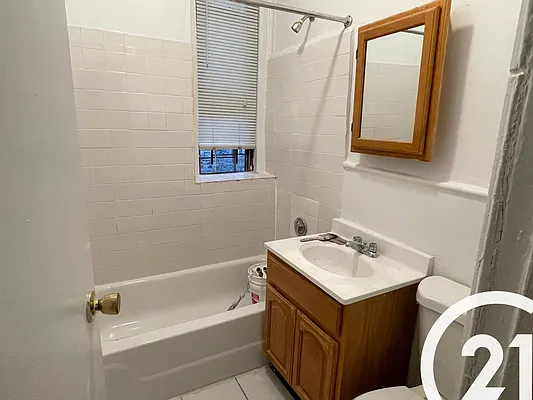 Rented by Century 21 Unique Realty | media 14