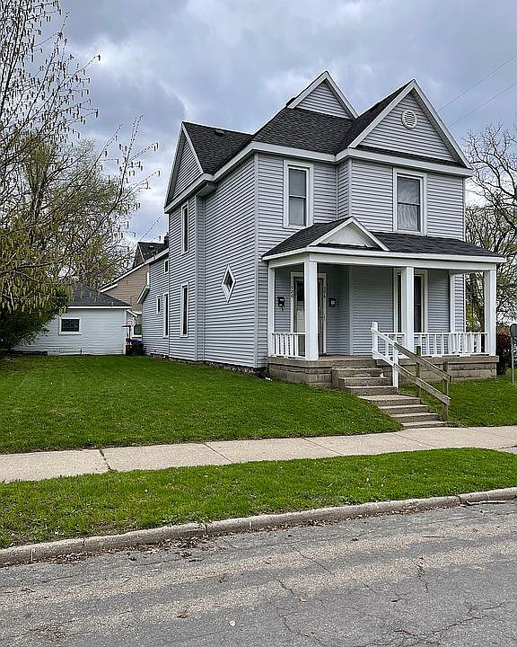 1st image of 726 Sinclair Ave NE
