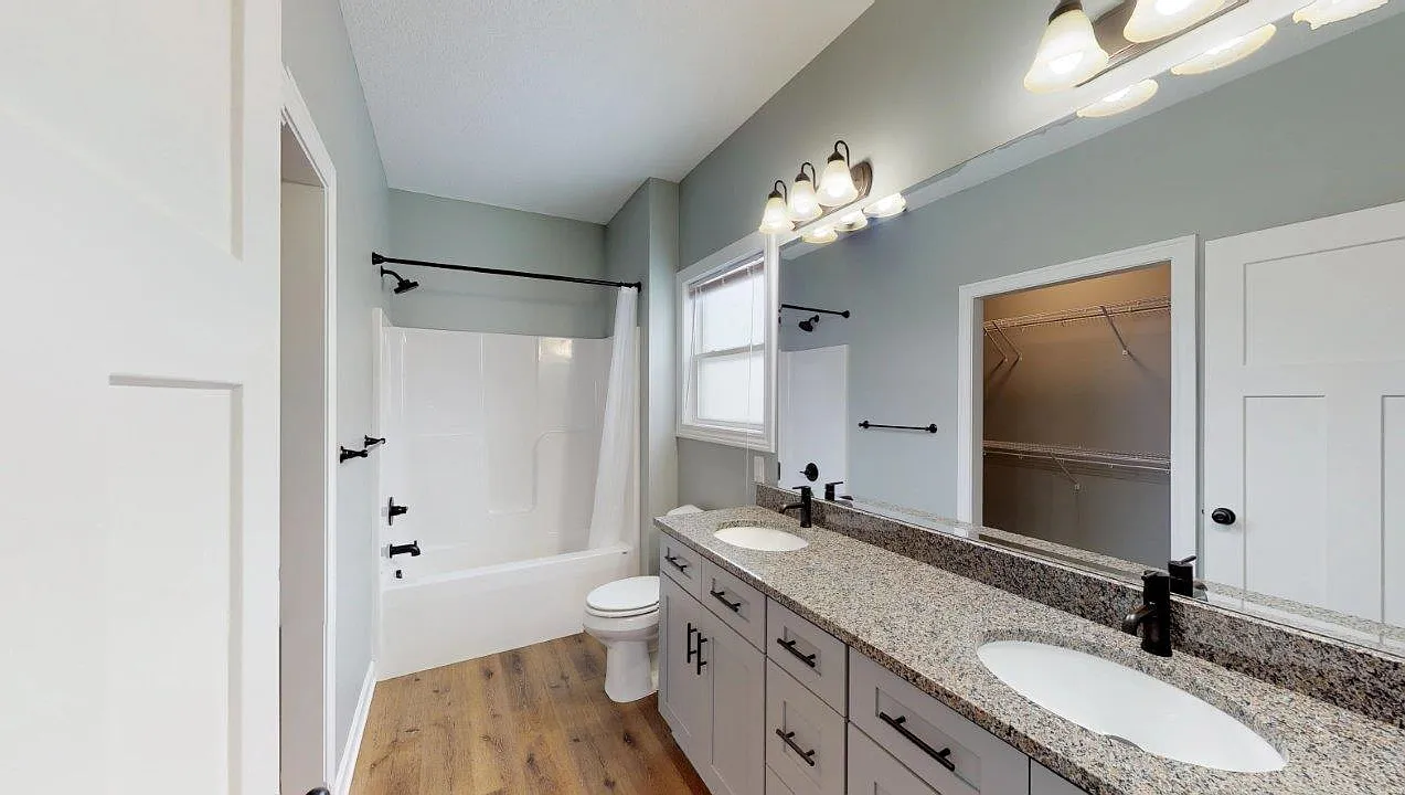 3 bed, 1650 sqft, $2,200 — Photo 3