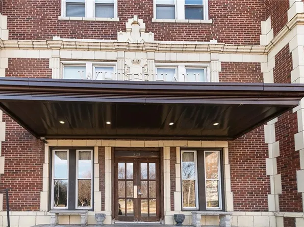 323 Emanuel Cleaver Ii Blvd APT 8C, Kansas City, MO 64112