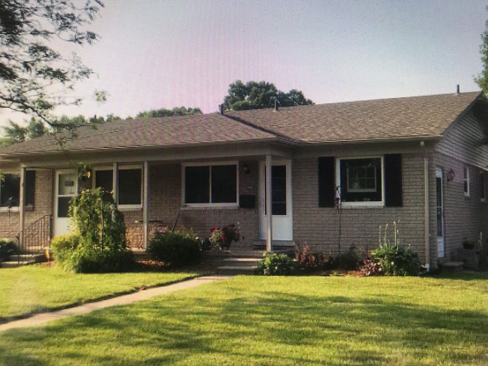 1st image of 22400 Hoffman St