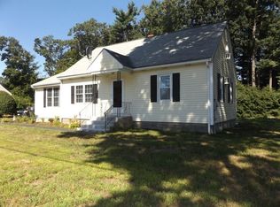 4 Stevens St, Chelmsford, MA 01824