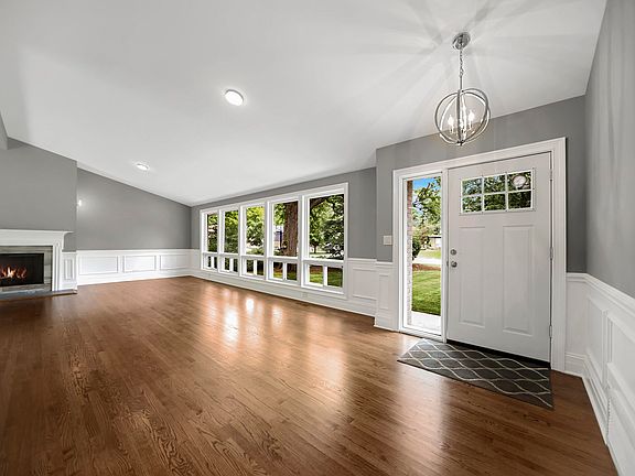 5th image of 2950 Twin Oaks Dr
