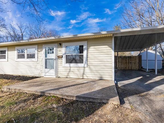 3rd image of 225 Seminole Dr