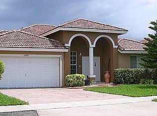 15927 SW 99th Ln, Miami, FL 33196