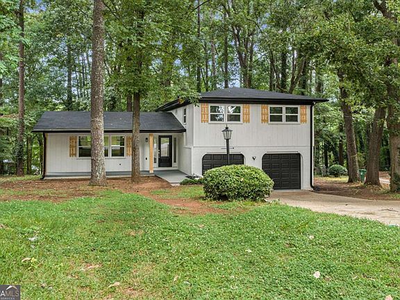 3rd image of 3137 E Chapel Cir