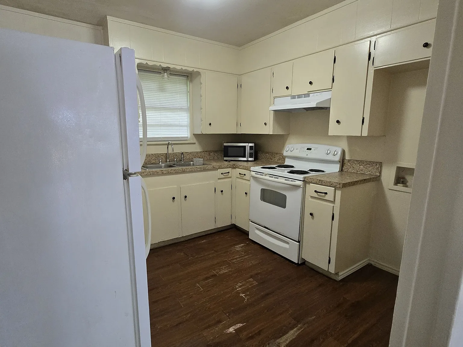 11662 West First Avenue - 4 — Photo 3