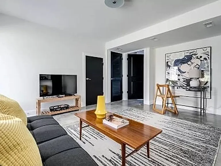 3005 E Franklin St #106 — Photo 7