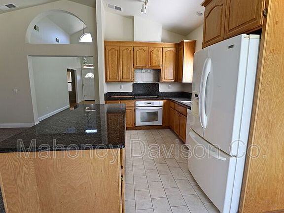 3rd image of 1616 Merlot Ct