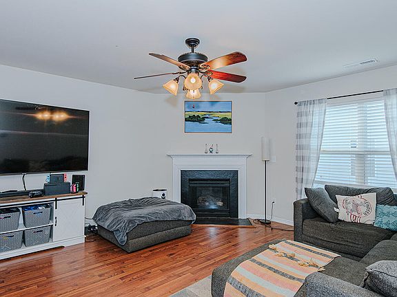 4th image of 202 Collington Dr