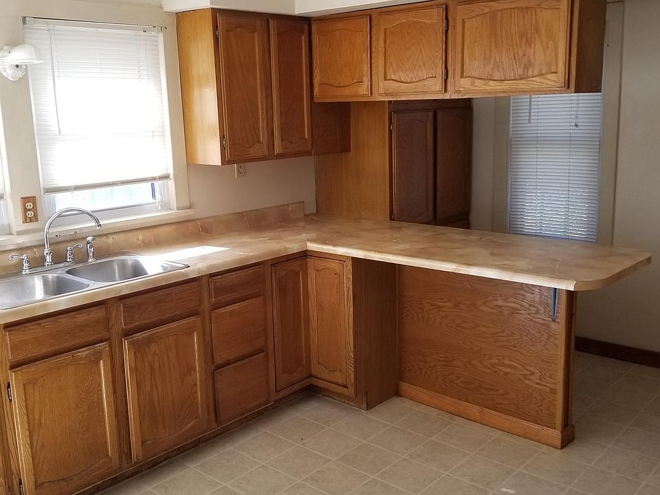 1st image of 418 N Maple Ave