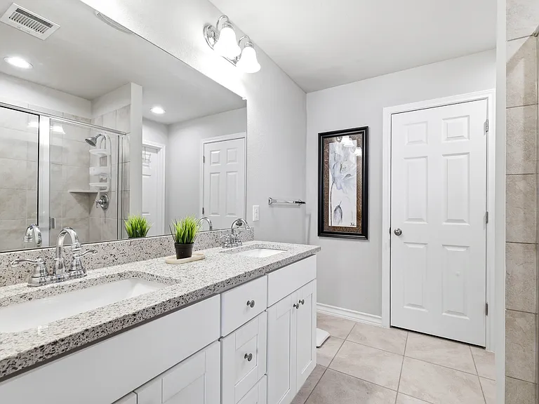5602 Chestnut Xing — Photo 21