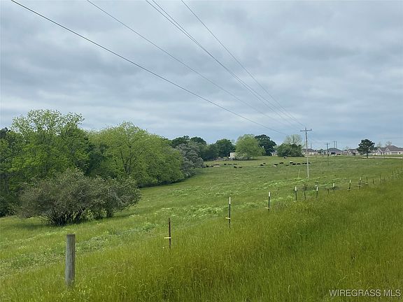 3rd image of 406 County Road 711 Rd