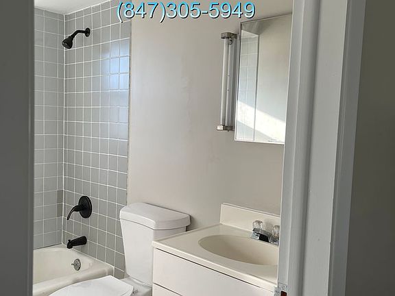 3rd image of 2901 Elisha Ave #B