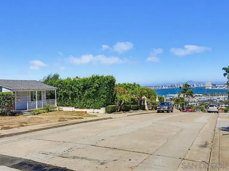 3328 Harbor View Dr — Photo 4