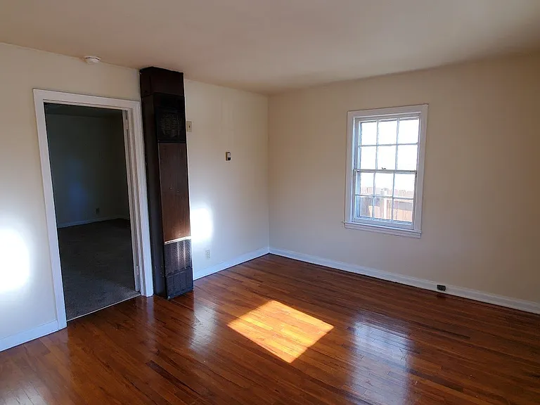 4404 Trinity Ave — Photo 2