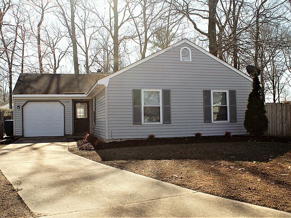 2nd image of 1504 Crawley Cir
