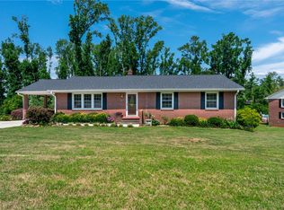 624 S Pine St, Seneca, SC 29678