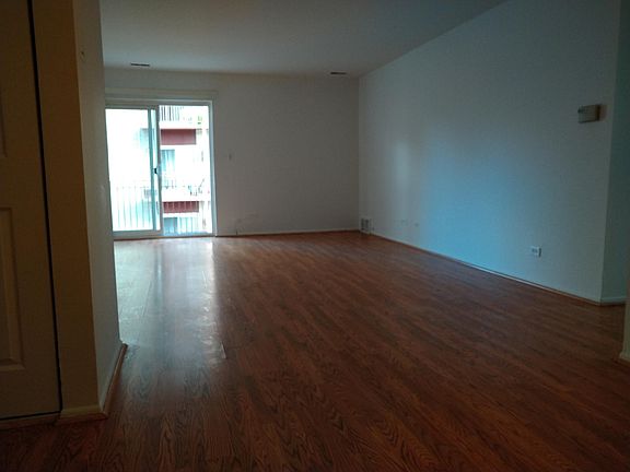 4th image of 1013 Des Plaines Ave APT 205