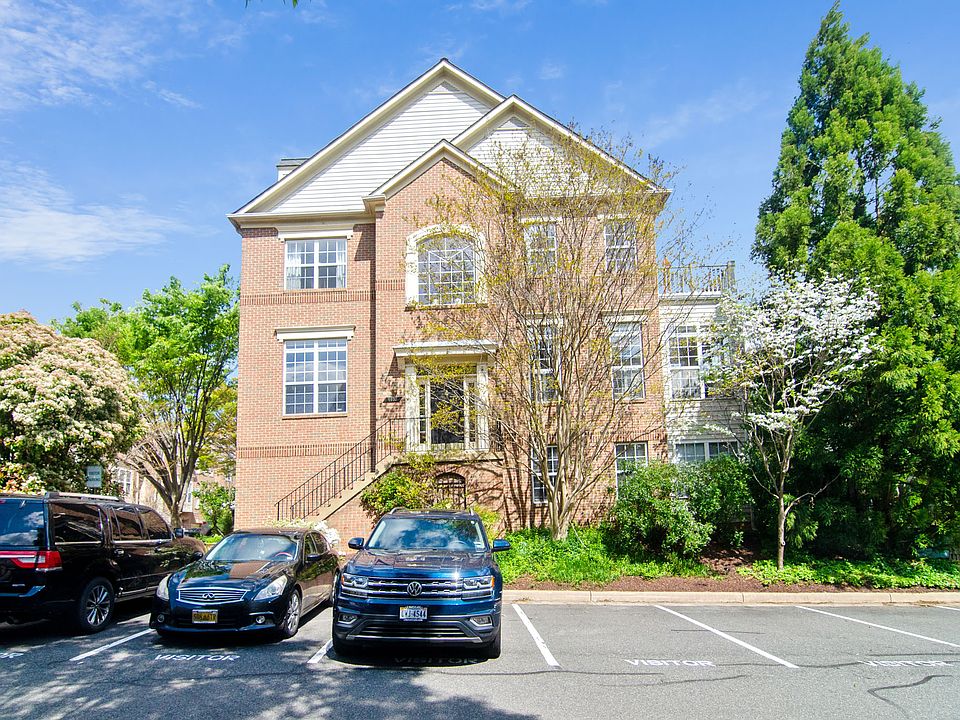 1st image of 4633 Latrobe Pl