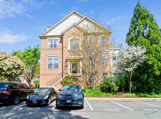 4633 Latrobe Pl, Alexandria, VA 22311