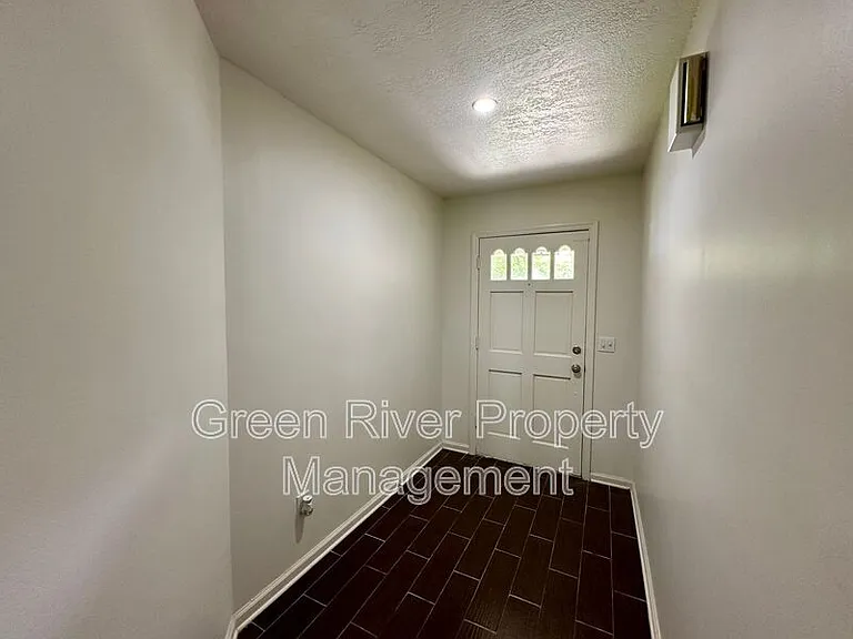 3288 Deerfield Pointe Dr — Photo 4