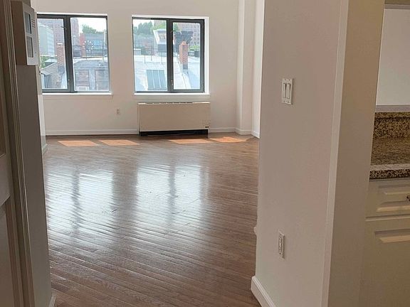 4th image of 401 W 22nd St #6E