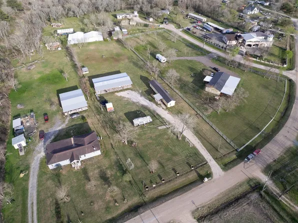 477 County Road 4902, Dayton, TX 77535