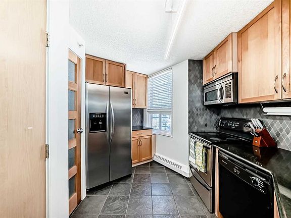 5th image of 626 S 15th Ave SW #703