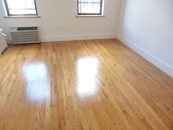 2nd image of 639 10th Ave APT 4A