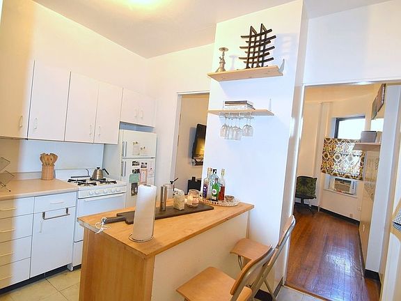 3rd image of 57 W 105th St APT 3B