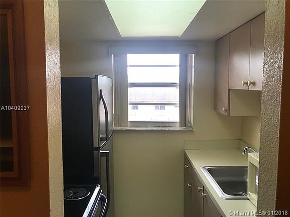 5th image of 1629 NW North River Dr APT 305