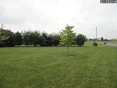3rd image of 500 Maple Grove Ln