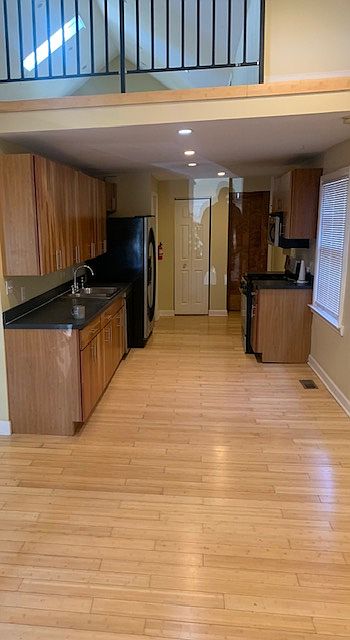 1st image of 3812 Woodbine Ave