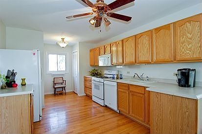 4th image of 1125 N Bluebonnet Ln
