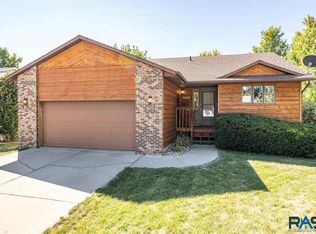 4105 E 36th St, Sioux Falls, SD 57103