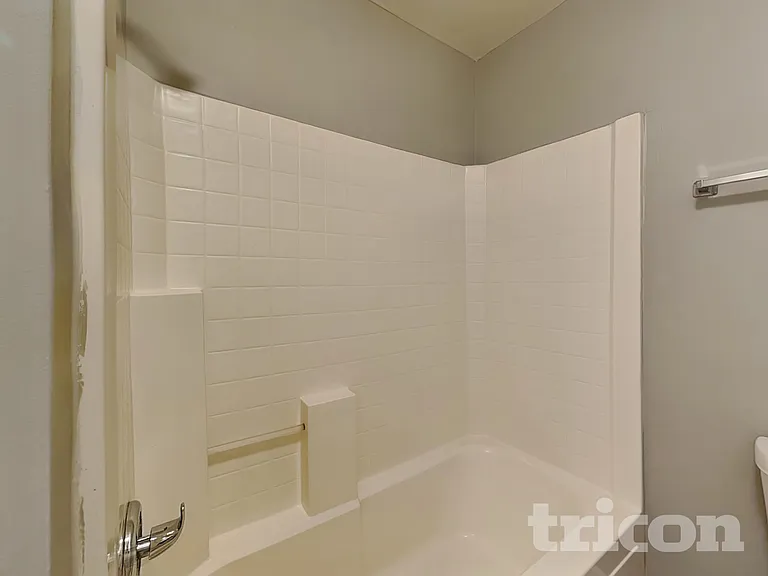106 Newbury Dr — Photo 13