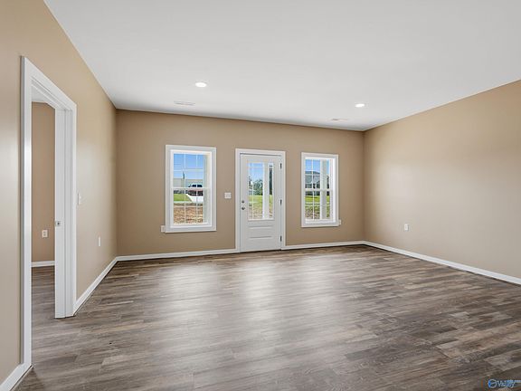 5th image of 184 Carrington Ln