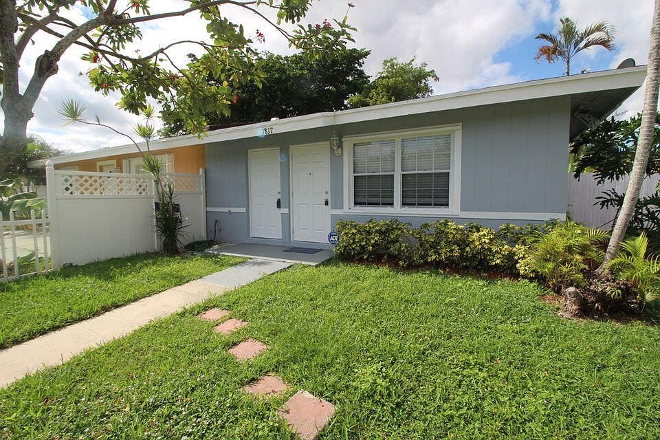 1st image of 3838 Heather Dr E