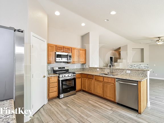5th image of 5312 Regena Rose St