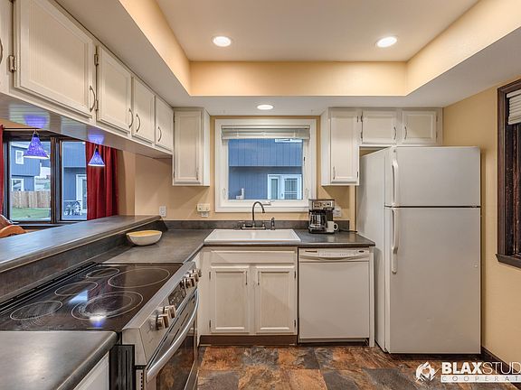 5th image of 2805 Cowles St APT 4