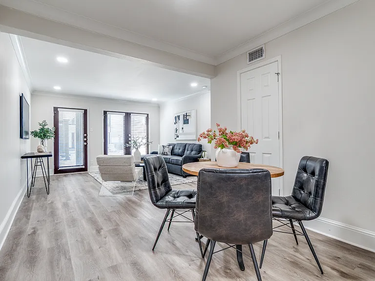10211 Regal Oaks Dr #120 — Photo 9