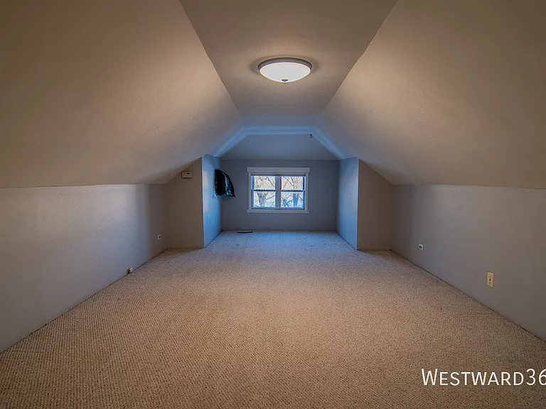 4246 N Menard Ave — Photo 14