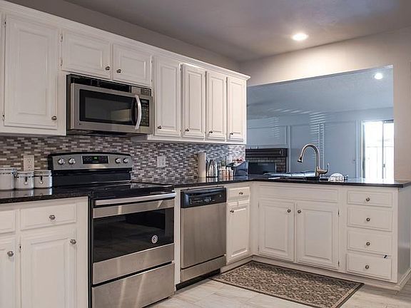 4th image of 1100 Wimbledon Ln