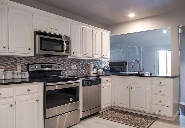 1100 Wimbledon Ln — Photo 4