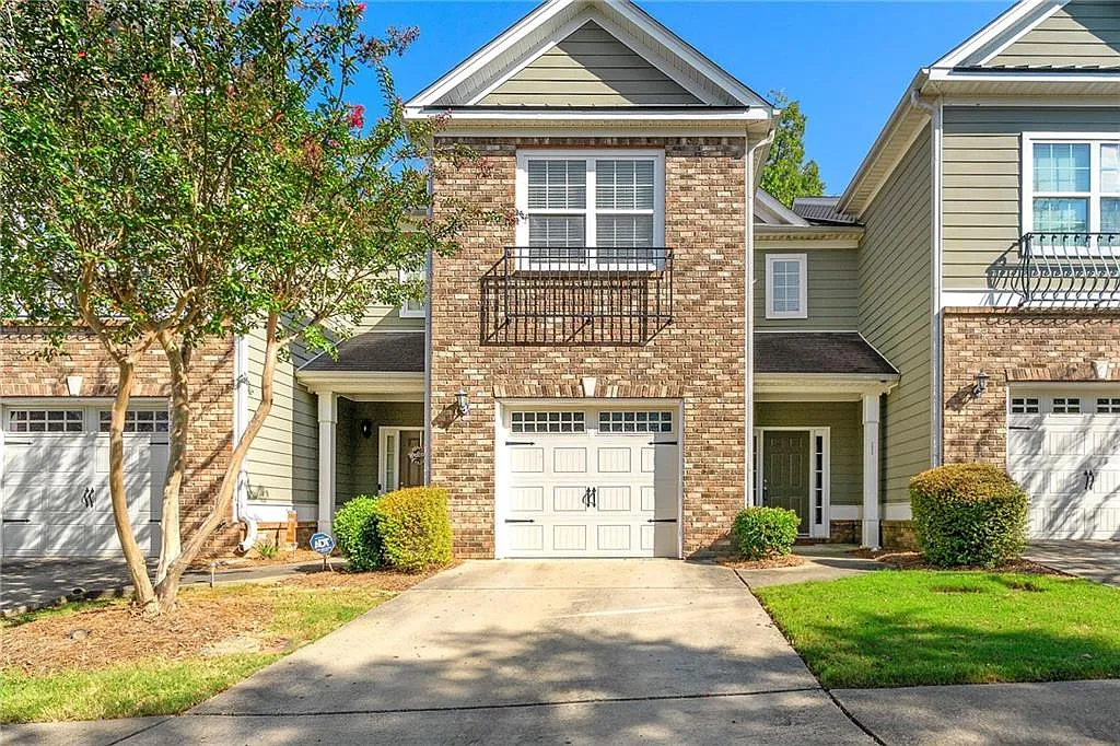 3 bed, 2.5 bath, 1613 sqft, $2,000 — Photo 1