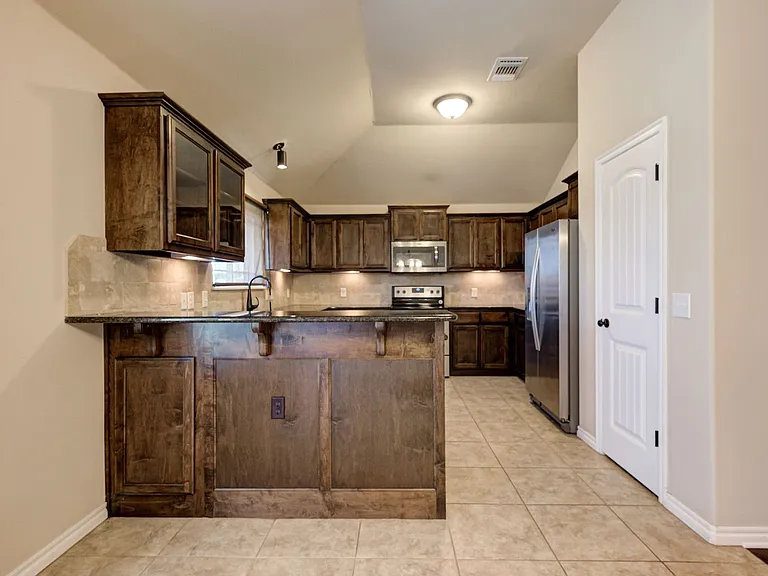 915 Lazywood Dr — Photo 13